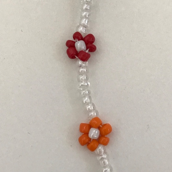 URBAN OUTFITTERS Flower Beaded Necklace Dainty Choker Multicolored NWT - Picture 6 of 14